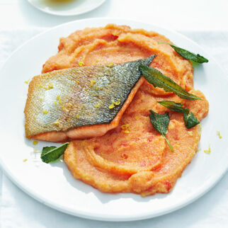 Lachsforelle mit Tomaten-Polenta Lachsforelle mit Tomaten-Polenta