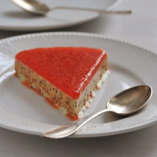 Mohn-Marzipan-Parfait mit Blutorangen Mohn-Marzipan-Parfait mit Blutorangen