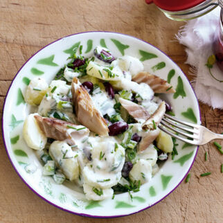 Kartoffelsalat mit Räucherfisch