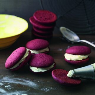 Red-Velvet-Whoopies Red-Velvet-Whoopies