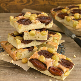 Blechkuchen mit Zwetschgen und Trauben Blechkuchen mit Zwetschgen und Trauben