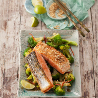 Sesamlachs mit Asia-Brokkoli Sesamlachs mit Asia-Brokkoli