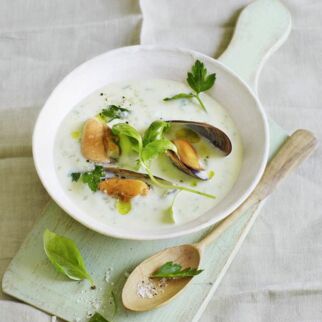 Kartoffelcremesuppe mit Miesmuscheln Kartoffelcremesuppe mit Miesmuscheln
