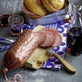 Salami mit Rotwein Salami mit Rotwein