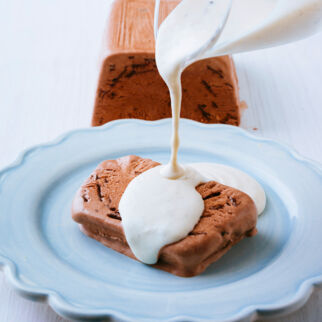 Schokoladenparfait mit Vanillesauce