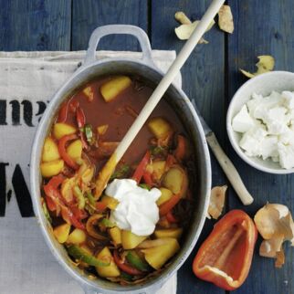 Saftiges Kartoffelgulasch Saftiges Kartoffelgulasch