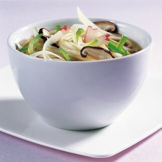 Udon-Nudeln mit Rettich Udon-Nudeln mit Rettich