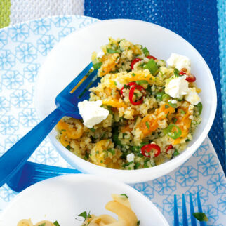 Bulgursalat mit Kräuter-Aprikosen Bulgursalat mit Kräuter-Aprikosen