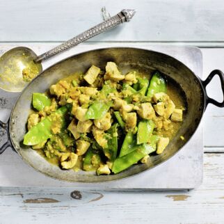 Hähnchencurry mit Zuckerschoten Hähnchencurry mit Zuckerschoten