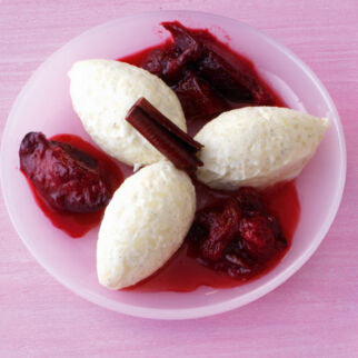 Milchreis-Quark-Creme mit Zwetschgenragout Milchreis-Quark-Creme mit Zwetschgenragout