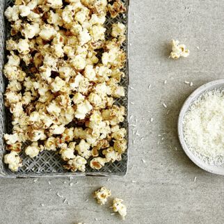 Exotisches Kokos-Popcorn