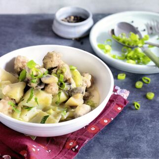 Brätbällchen-Ragout mit Kartoffeln Brätbällchen-Ragout mit Kartoffeln
