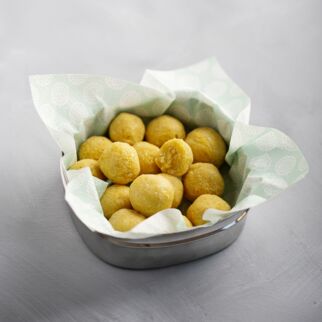 Polenta-Kokos-Bällchen Polenta-Kokos-Bällchen