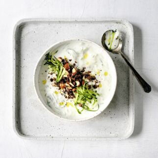 Pikante Joghurt- Gurken-Suppe Pikante Joghurt- Gurken-Suppe