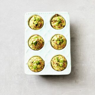 Eiermuffins mit Avocado Eiermuffins mit Avocado