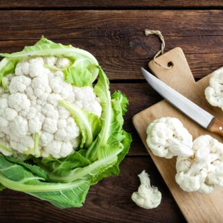 Blumenkohl-Kopf und -Röschen Blumenkohl