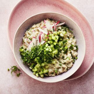 Herzhaftes Hafer-Müsli mit Rohkost Herzhaftes Hafer-Müsli mit Rohkost