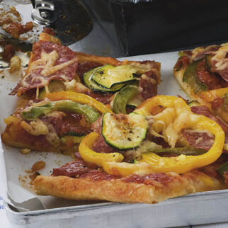 Mettwurstpizza Mettwurstpizza