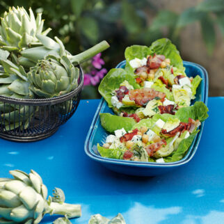 Romanasalat mit Schafskäse und Kichererbsen Romanasalat mit Schafskäse und Kichererbsen