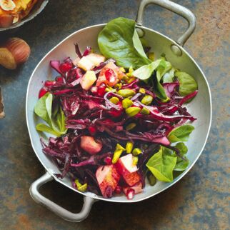 Rotkohlsalat mit Granatapfel Rotkohlsalat mit Granatapfel