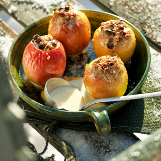 Gefüllte Bratäpfel mit Vanillesauce Gefüllte Bratäpfel mit Vanillesauce