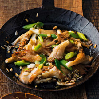 Austernpilze mit Kernen Austernpilze mit Kernen