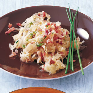 Sauerkrautsalat mit Speck Sauerkrautsalat mit Speck