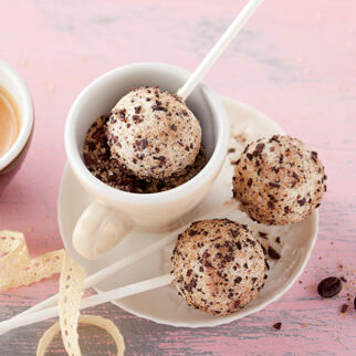 ESPRESSO-CAKE-POPS ESPRESSO-CAKE-POPS