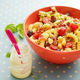 Mediterraner Nudelsalat Mediterraner Nudelsalat