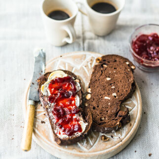 Schokoladen-Haselnuss-Brot
