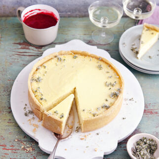 Hugo-Cheesecake mit Himbeeren Hugo-Cheesecake mit Himbeeren