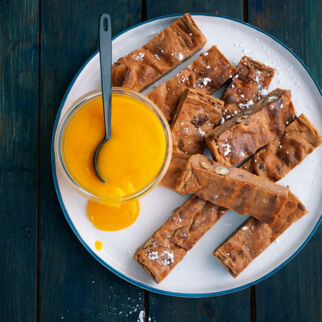Schokoschnitten mit Mangosauce