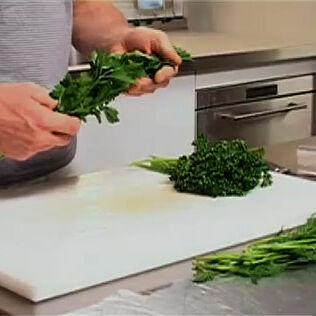 Petersilie hacken Petersilie hacken