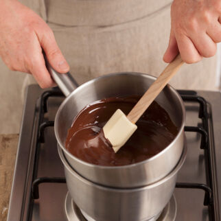 Rezeptvideo: Französischer Schokoladenkuchen Rezeptvideo: Französischer Schokoladenkuchen