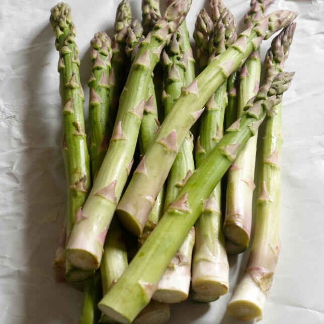 Grüner Spargel im Schinkenmantel Rezept | Küchengötter Grüner Spargel im Schinkenmantel Rezept | Küchengötter