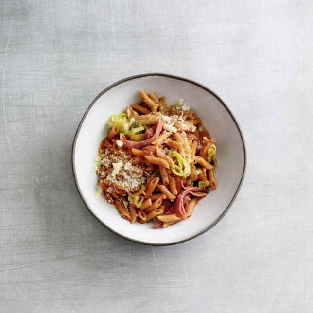 One Pot Pasta – Leberkäse-Nudeln | Küchengötter One Pot Pasta – Leberkäse-Nudeln | Küchengötter