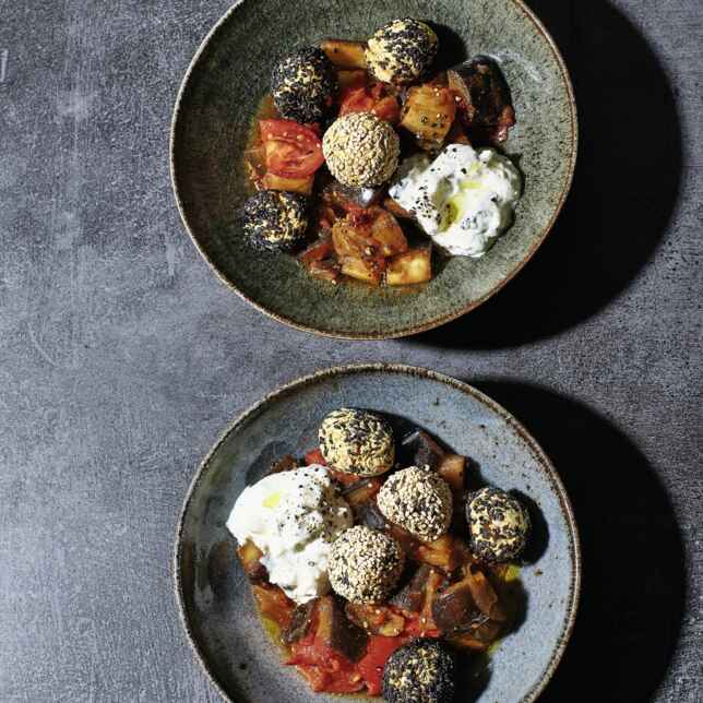 Rauchige Aubergine mit Labneh Rezept Küchengötter