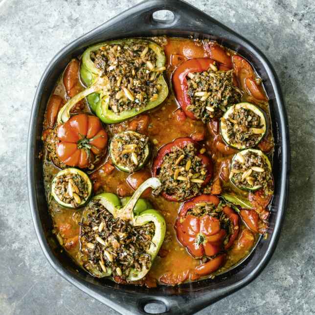 Rinder-Köfte mit Tahin und Salsa Rezept | Küchengötter Rinder-Köfte mit Tahin und Salsa Rezept | Küchengötter