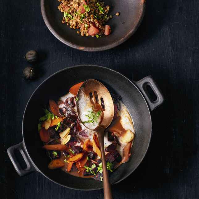 Putensteaks mit Wurzelgemüse Rezept | Küchengötter Putensteaks mit Wurzelgemüse Rezept | Küchengötter