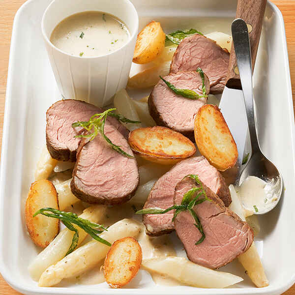 Kalbsfilet mit Cognacsauce und Kardamom-Möhren Rezept | Küchengötter Kalbsfilet mit Cognacsauce und Kardamom-Möhren Rezept | Küchengötter