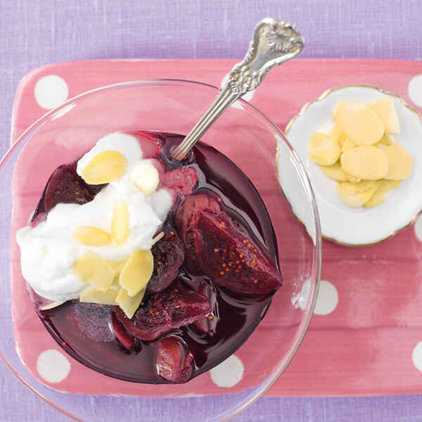 Rotweinbirnen mit Zitronenschmand Rezept | Küchengötter