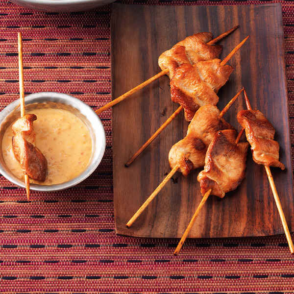 Saté-Spieße mit Erdnuss-Sauce Rezept | Küchengötter Saté-Spieße mit Erdnuss-Sauce Rezept | Küchengötter