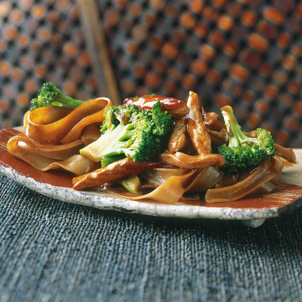 Gebratene Reisnudeln mit Schweinefilet Rezept | Küchengötter Gebratene Reisnudeln mit Schweinefilet Rezept | Küchengötter