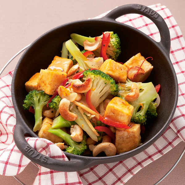 Pfannengerührter Brokkoli mit Tofu Rezept | Küchengötter