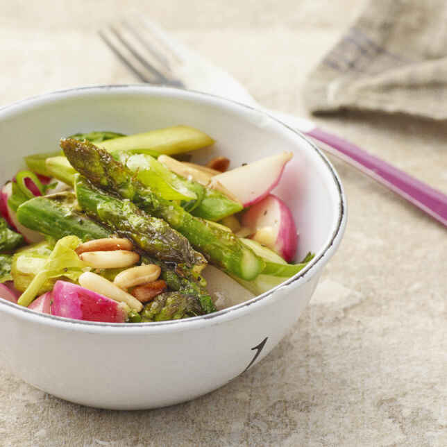 Zucchini mit grünem Spargel und Pistazienpesto Rezept | Küchengötter Zucchini mit grünem Spargel und Pistazienpesto Rezept | Küchengötter