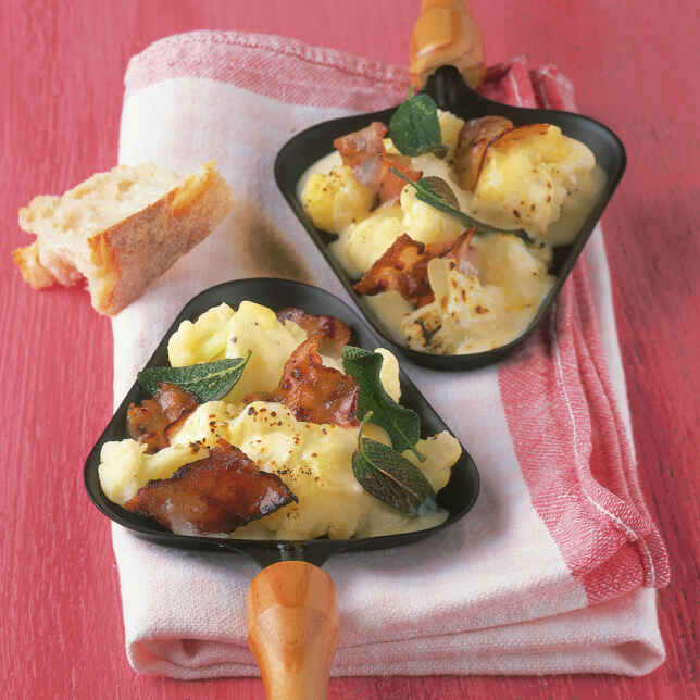 Blumenkohl mit Käse-Béchamel-Sauce Rezept | Küchengötter