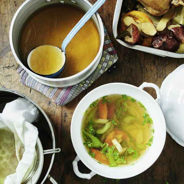 Kräftige Hühnerbrühe Rezept | Küchengötter Kräftige Hühnerbrühe Rezept | Küchengötter