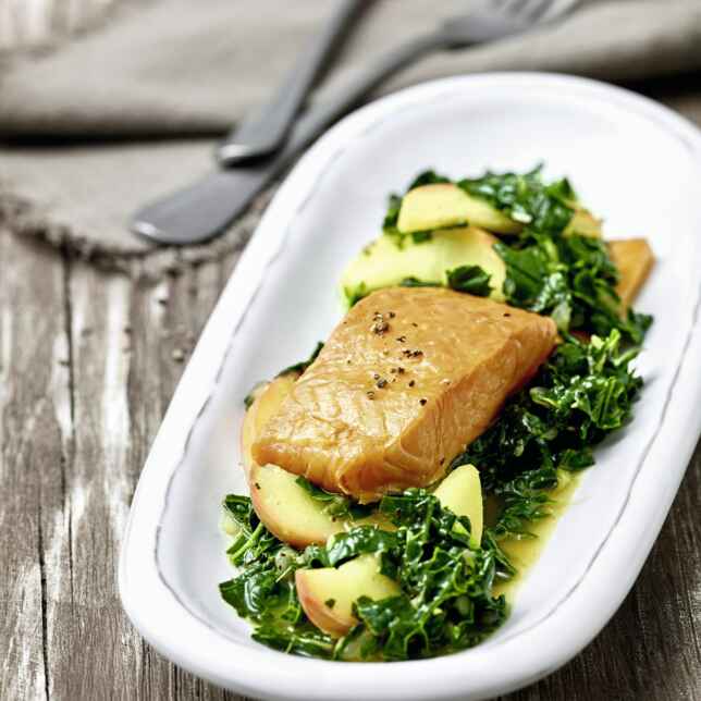 Asia-Grünkohl mit Lachs | Küchengötter Asia-Grünkohl mit Lachs | Küchengötter