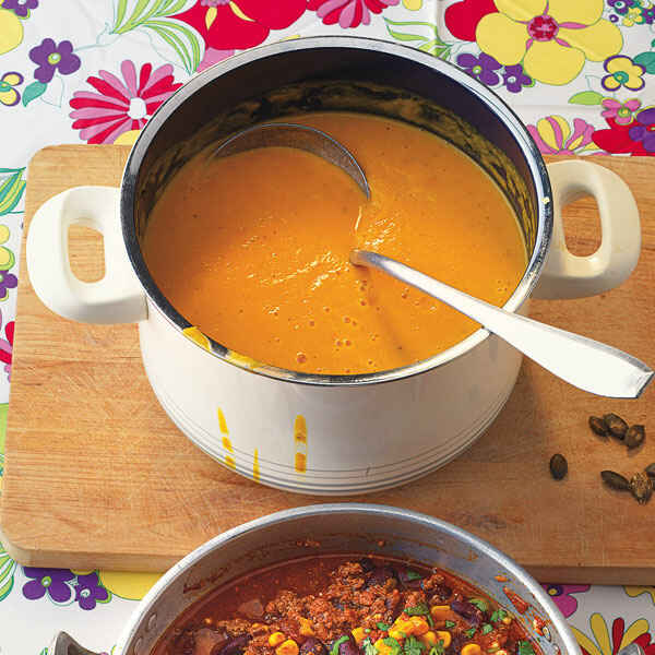Kürbissuppe mit Kartoffeln Rezept | Küchengötter