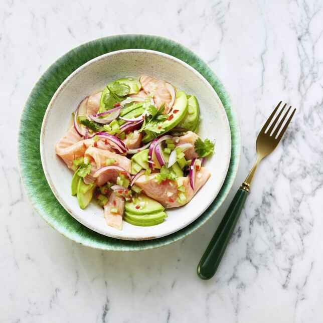 Lachs-Avocado-Salat in der Avocado Rezept | Küchengötter